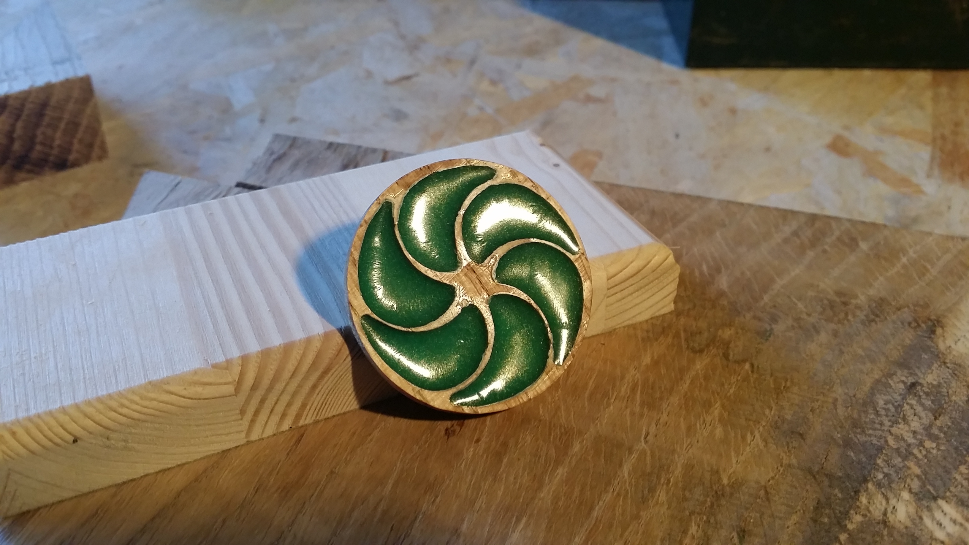 Gcode per cnc ciondolo in legno di rovere e resina epossidica
