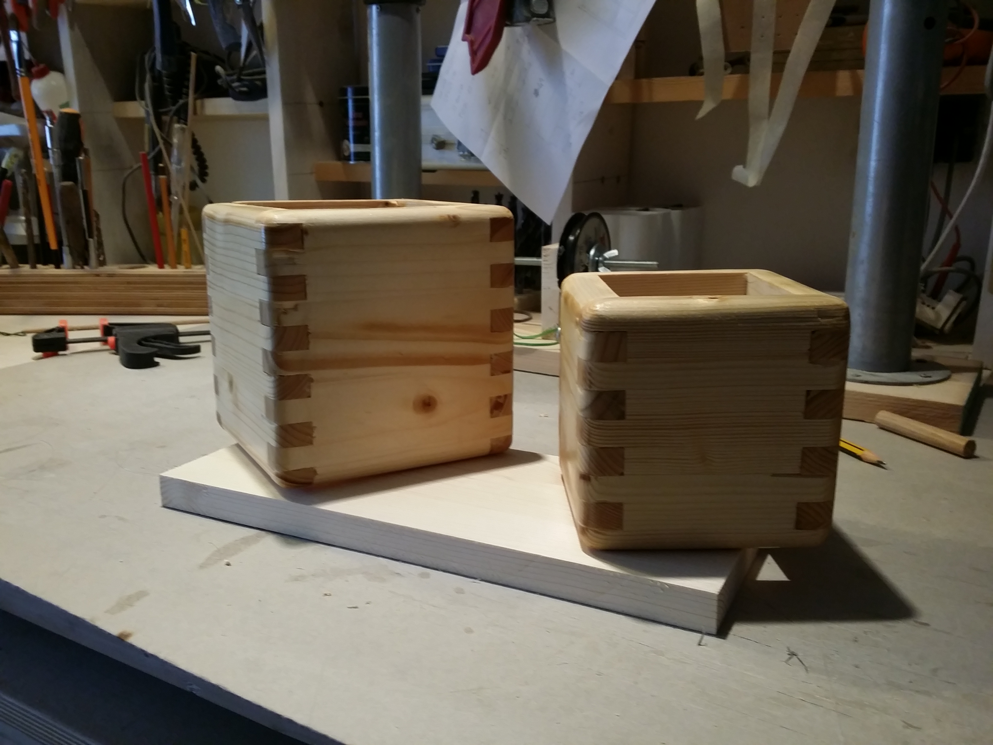Scatola in legno realizzata con dima per incastri