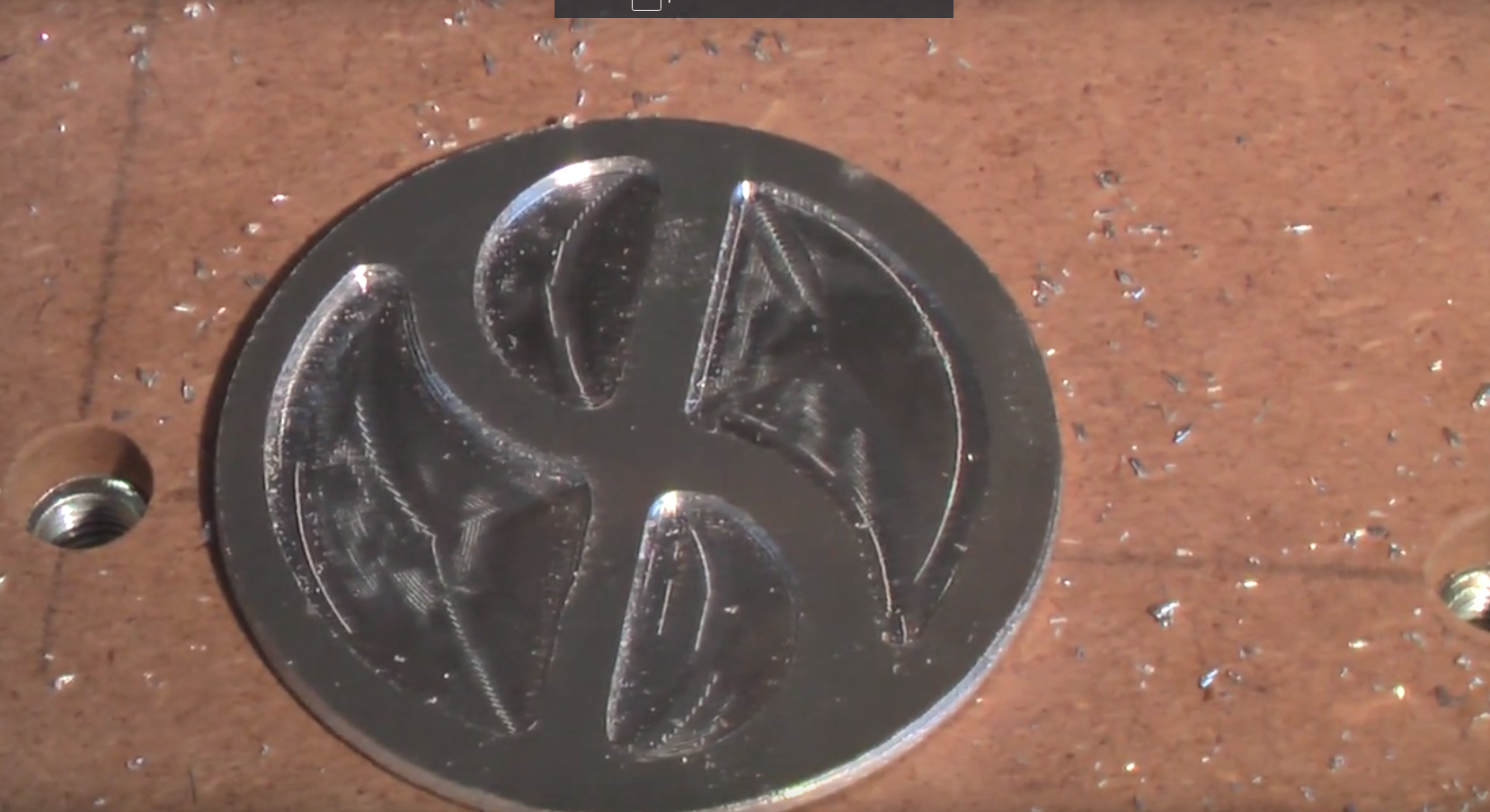 Test cnc autocostruita su legno e alluminio seconda prova su alluminio 2 mm 